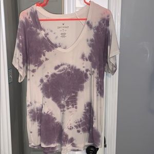 American eagle v-neck tee